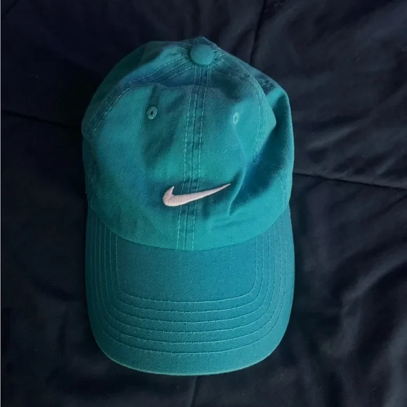 Nike Adjustable hat - Picture 1 of 2